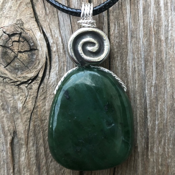 Nephrite Jade - Picture 1 of 12